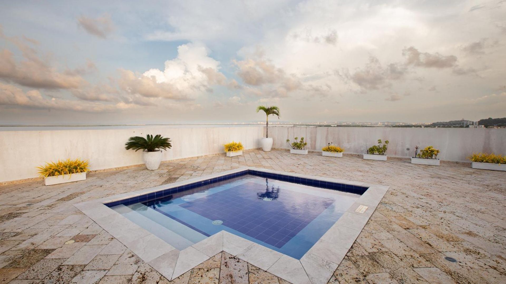 Apartment Confortable Ocean Drive 711 -estancia Minima 2 Noches- *
